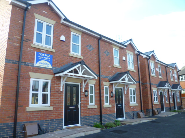 Row of 3 bedroom properties